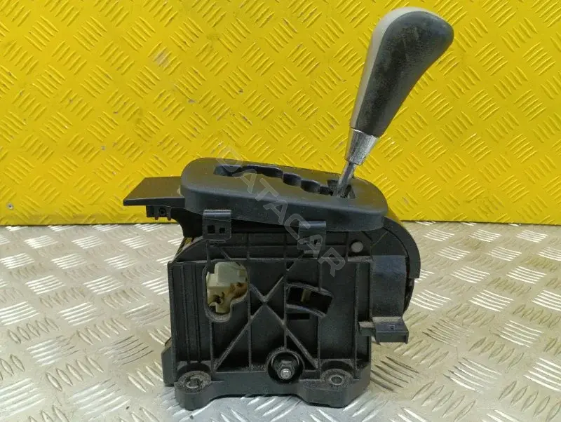 Селектор включения передачи для автоматической КПП 335600K040