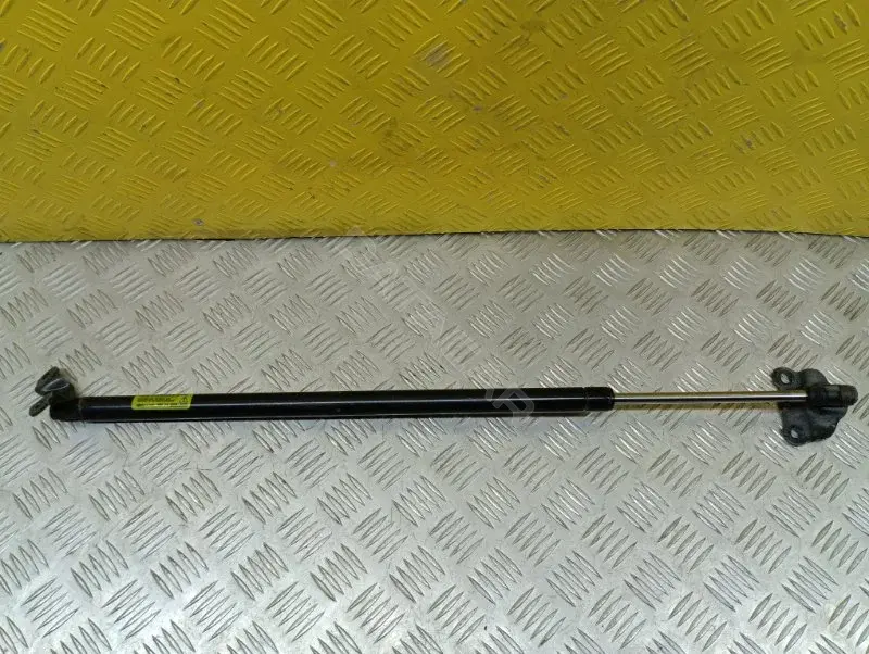 Амортизатор крышки багажника, капота, заднего стекла 689080C020