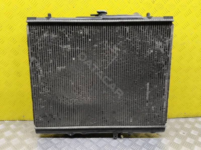 Радиатор охлаждения MR571147