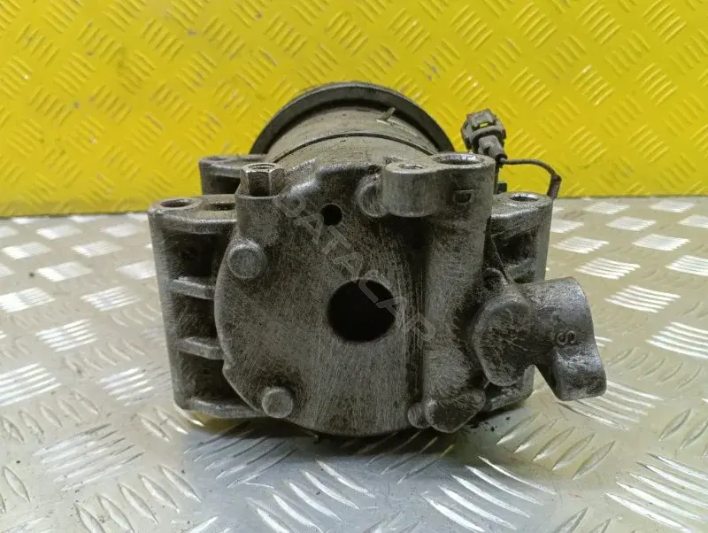 Компрессор кондиционера 92600EB01B