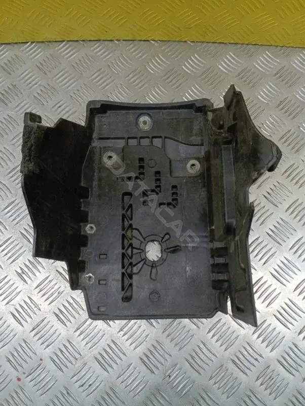 Полка аккумулятора LR023753