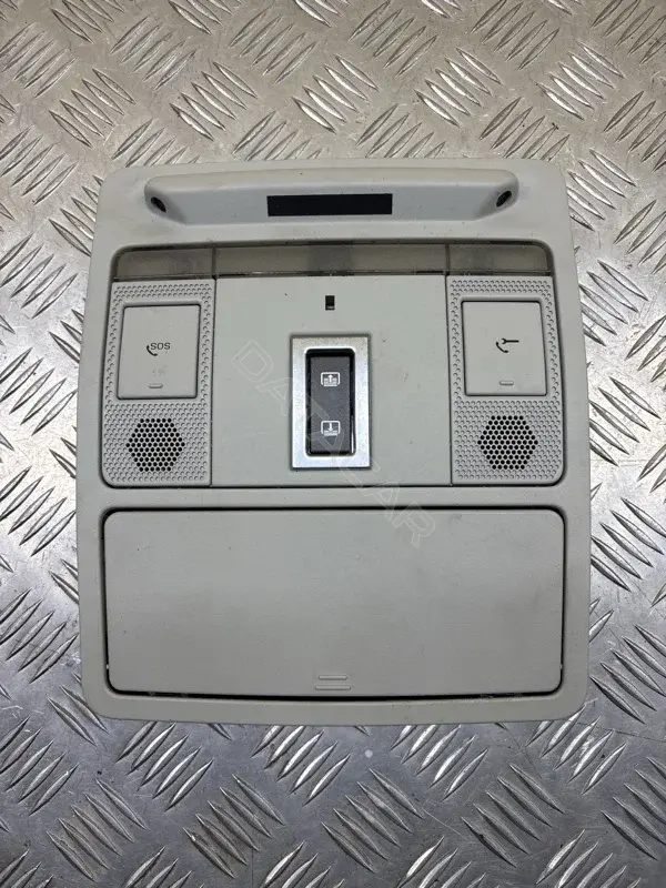 Плафон освещения салона EJ3215K609AA