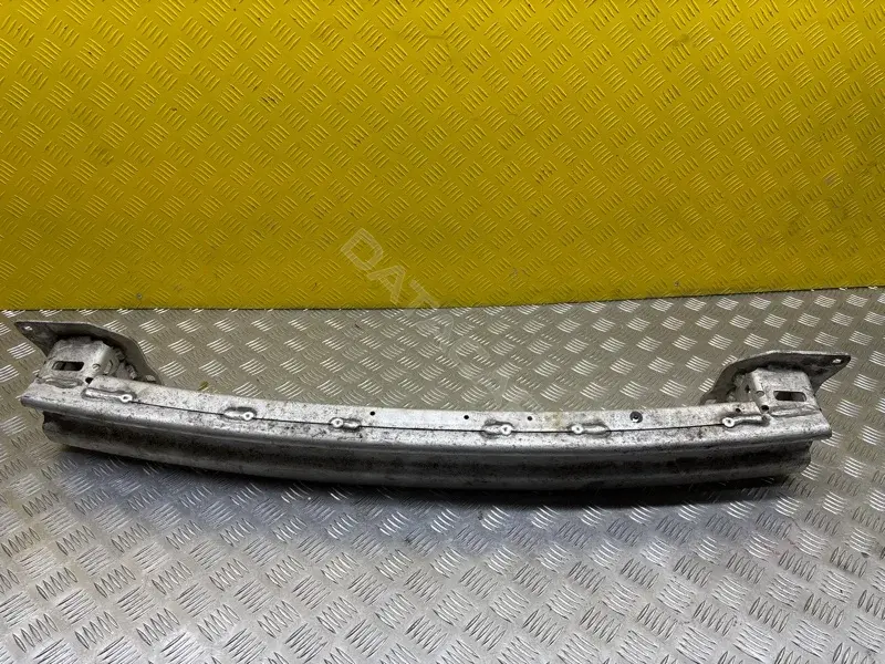 Усилитель бампера LR066891