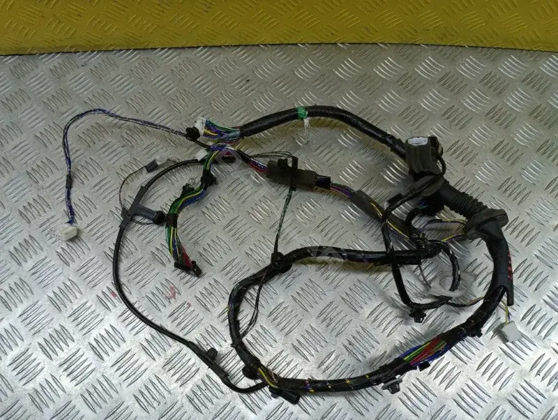 Проводка двери 8512G501