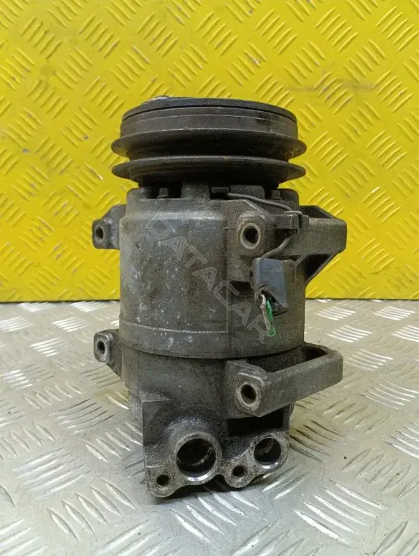 Компрессор кондиционера MN123626