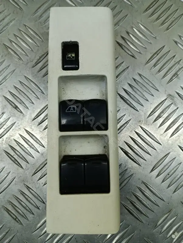 Блок управления стеклоподъемниками 80961EB370