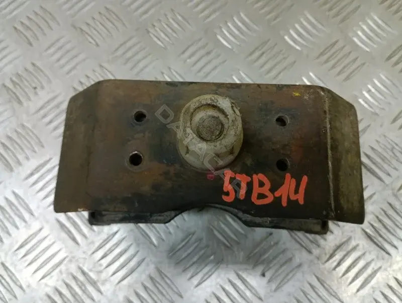 Подушка КПП 123710L080