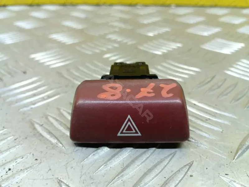 Кнопка аварийки MK645828