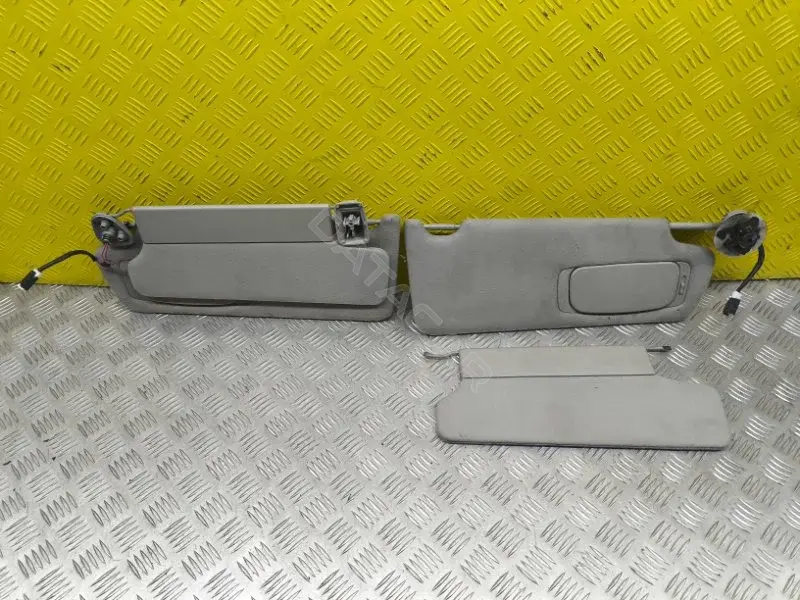 Козырек солнцезащитный 743100C160