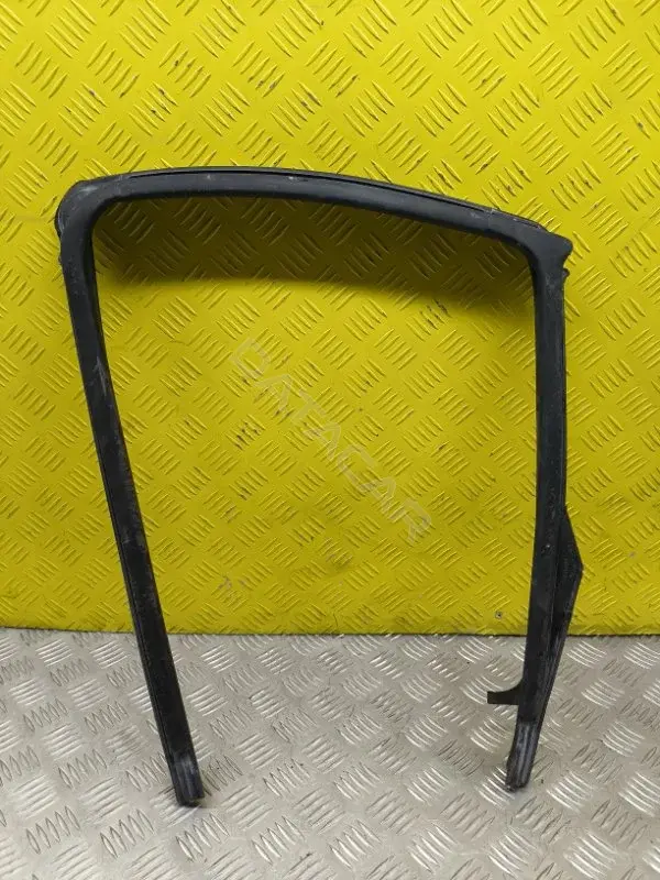Уплотнитель двери 681520C030