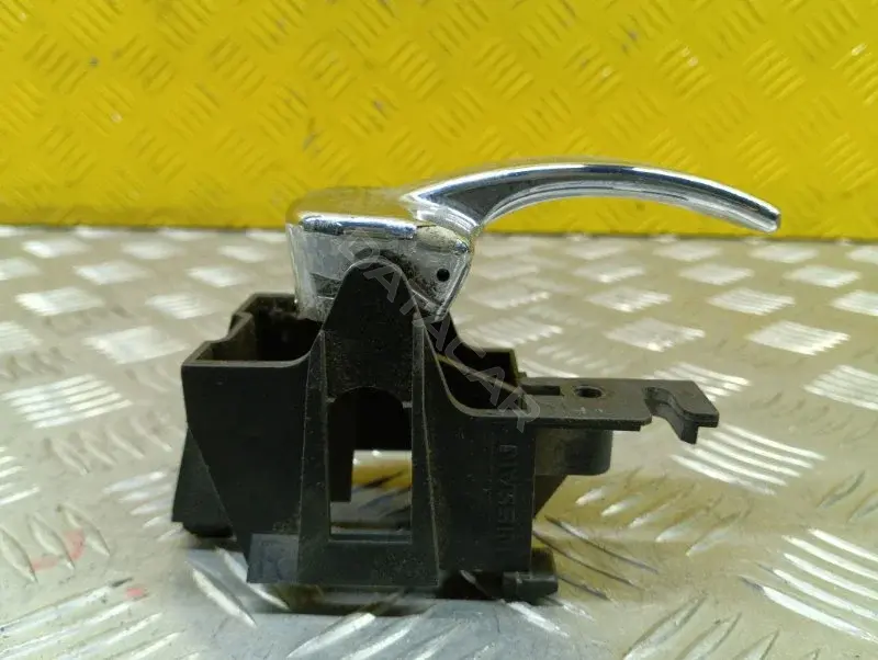 Ручка двери 80670EB32B