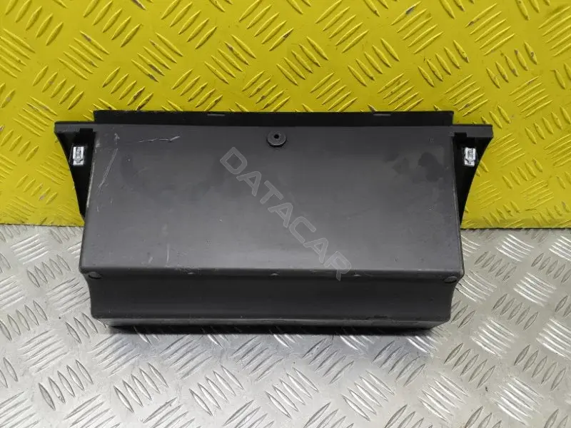 Бардачок 68275EB300