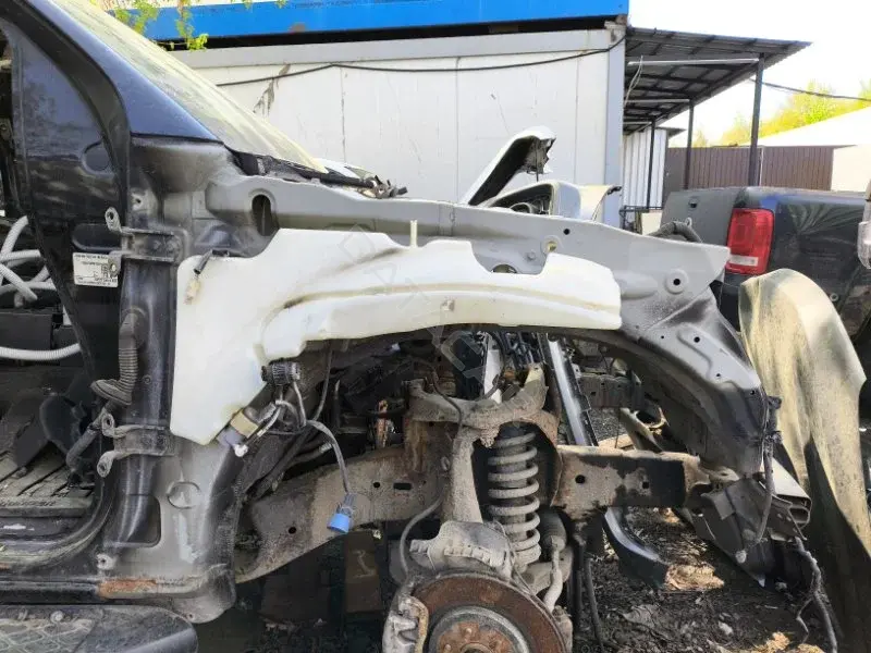 Лонжерон 64100EB730