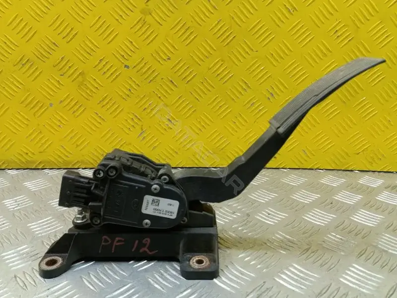Педаль газа 18002EA000