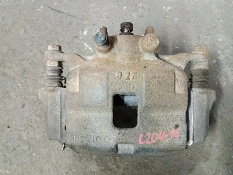 Суппорт тормозной 4605A201
