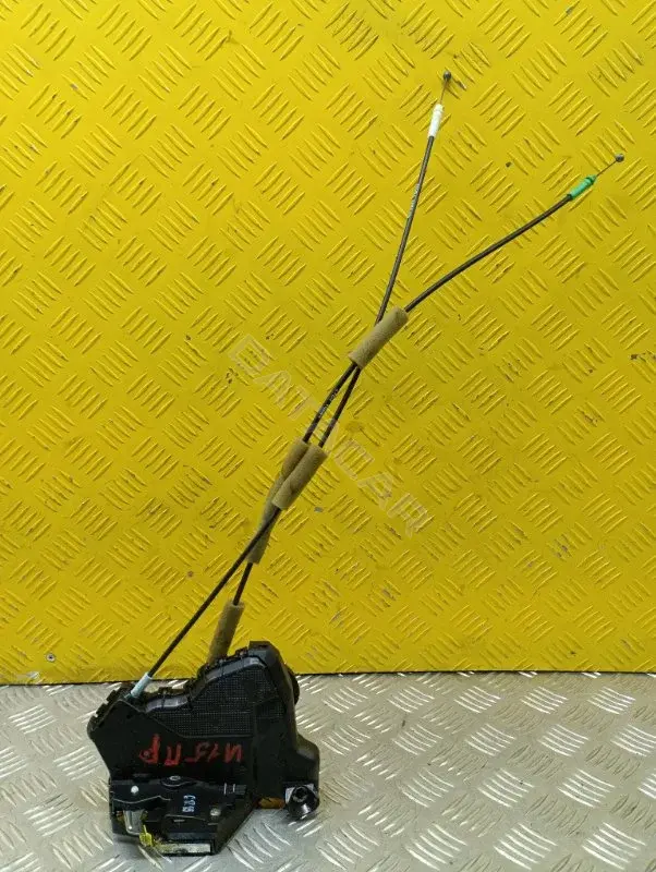 Замок двери 690400C050