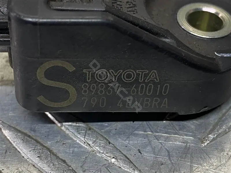 Датчик удара 8983760010