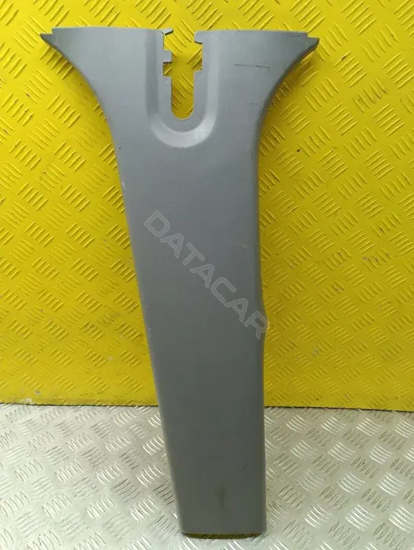 Обшивка стойки центральной 6241460060