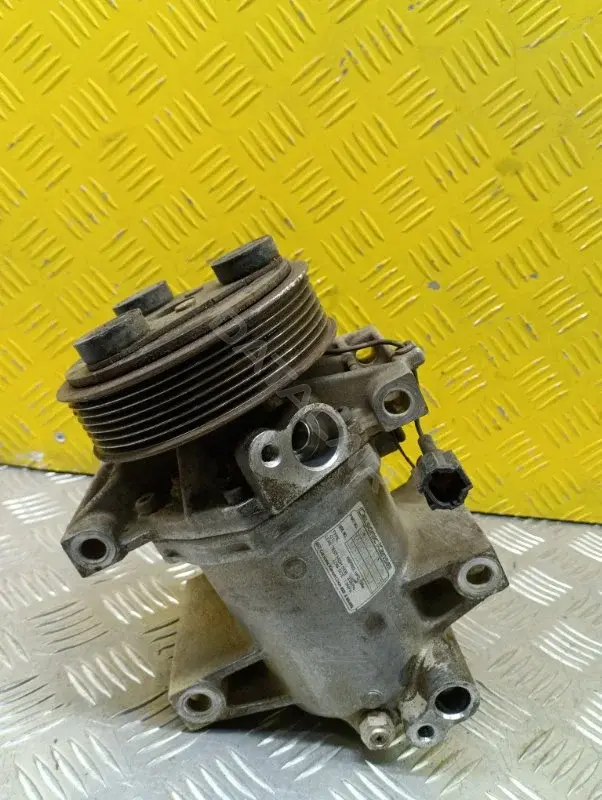 Компрессор кондиционера 92600EB70A