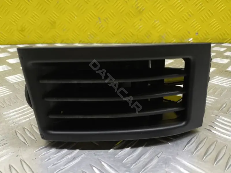 Дефлектор обдува салона LR032936