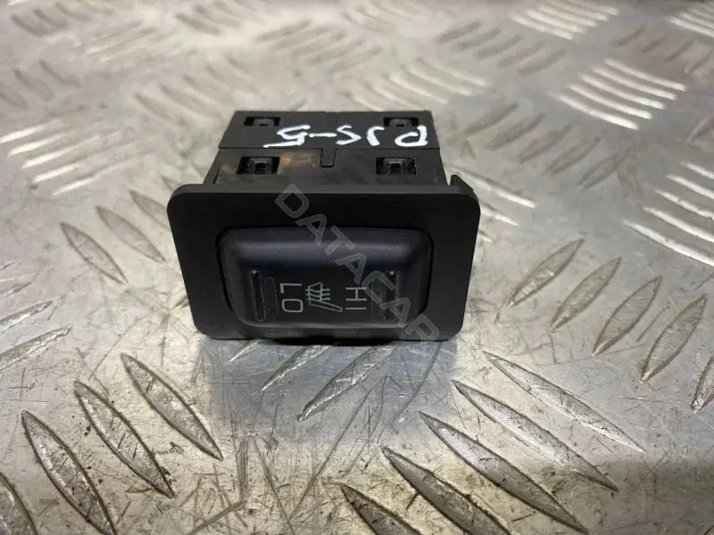 Кнопка подогрева сидений 8610A076