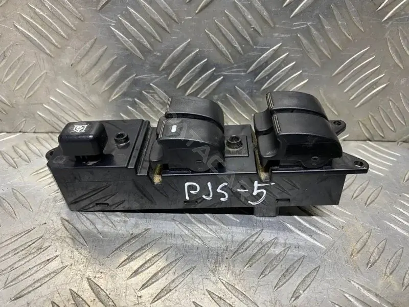 Блок управления стеклоподъемниками MR587952