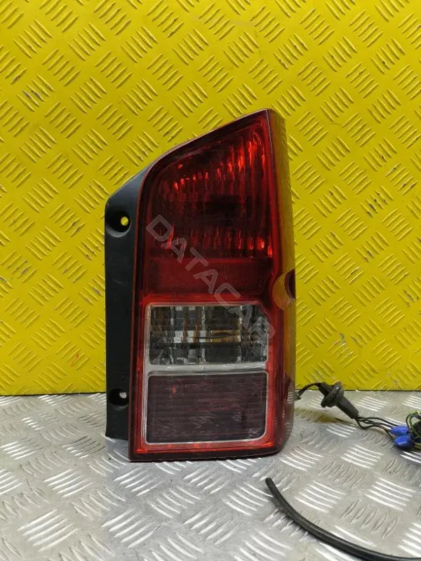 Задние фонари 26550EB303