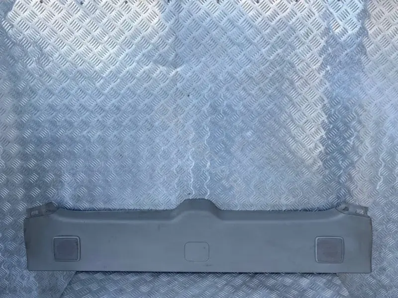Обшивка крышки багажника 6793560080