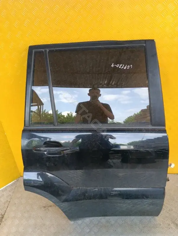 Стекло двери 6811360221