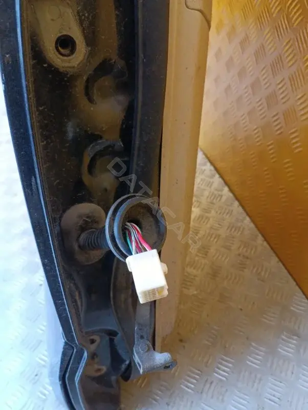 Проводка двери 8215360190