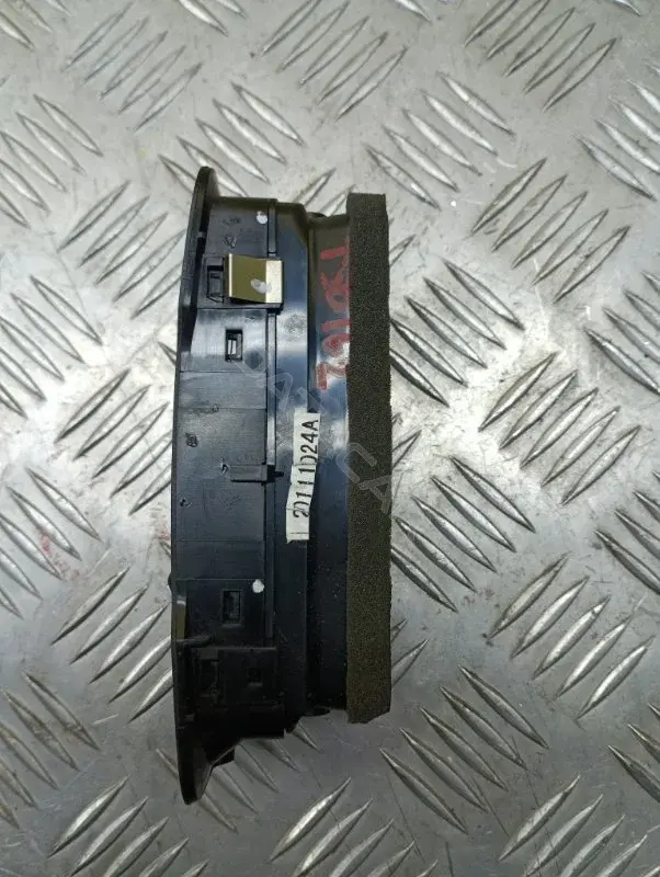 Дефлектор обдува салона AB3921045C08AAW