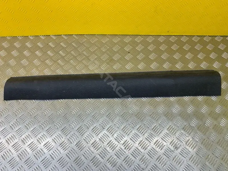 Накладка двери 609001561AA