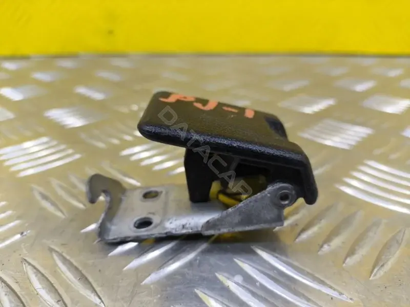 Ручка открывания капота MR652701
