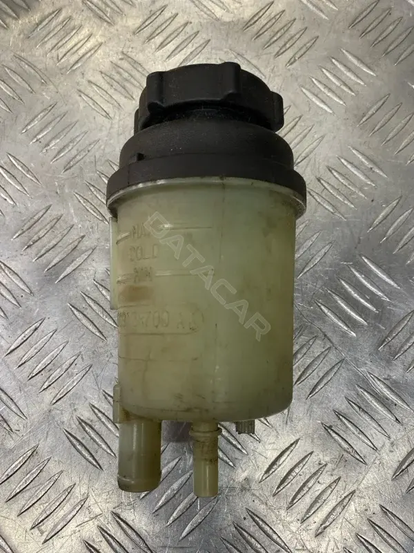 Бачок гидроусилителя 6C913R700AB