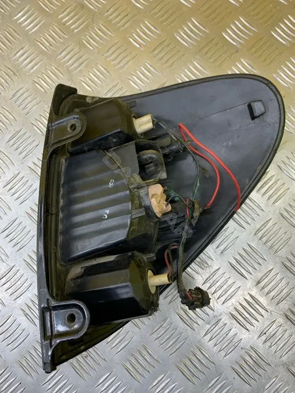 Задние фонари 8330A155