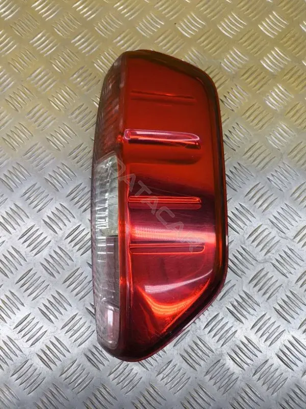 Задние фонари 26550EB38B