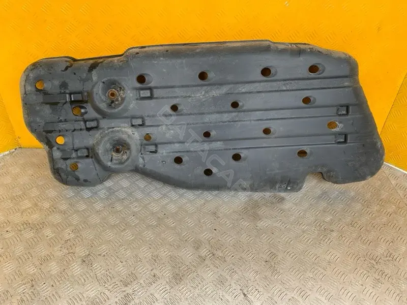 Защита топливного бака 776060C030