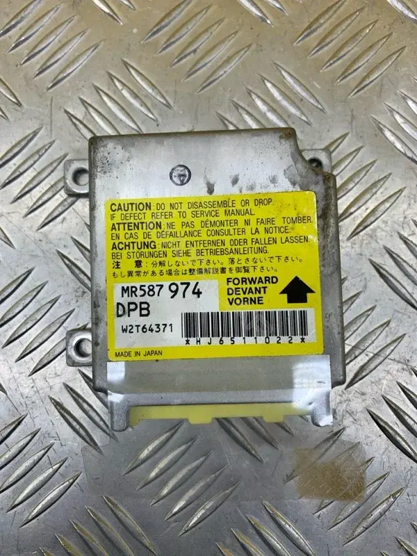 Блок управления подушками безопасности MR587974