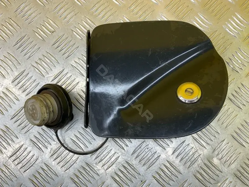 Крышка лючка топливного бака 93870EB030