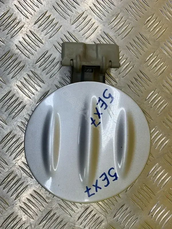 Крышка лючка топливного бака 5940A031