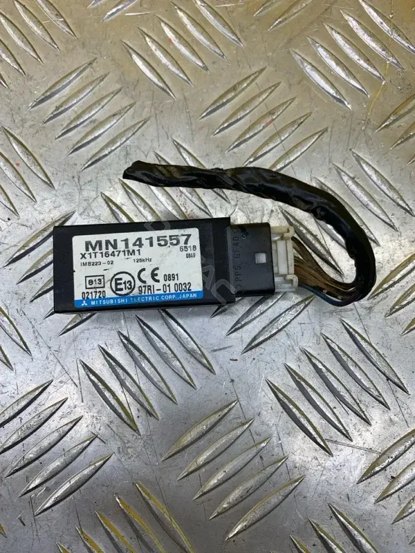 Иммобилайзер MN141557