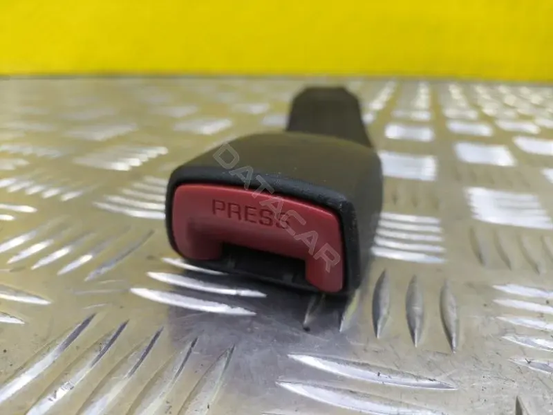 Замок ремня безопасности 89842EB302