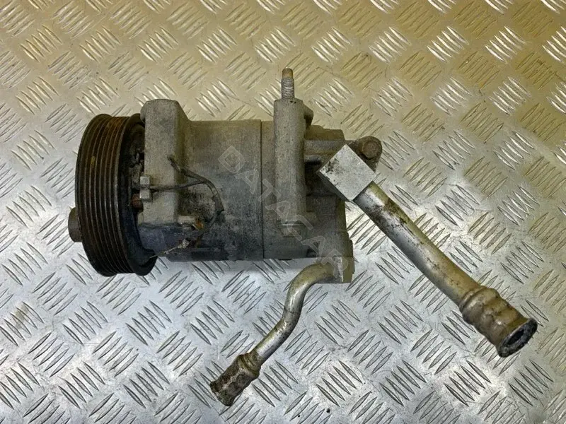 Компрессор кондиционера 92600EB30A