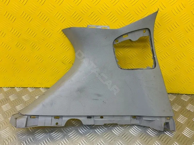 Обшивка стойки задней 62630600110