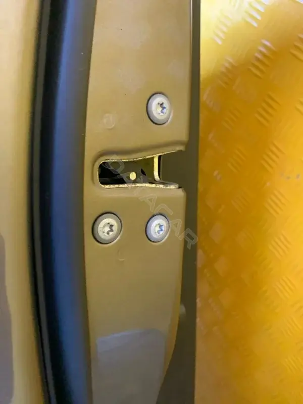 Замок двери 690400C050