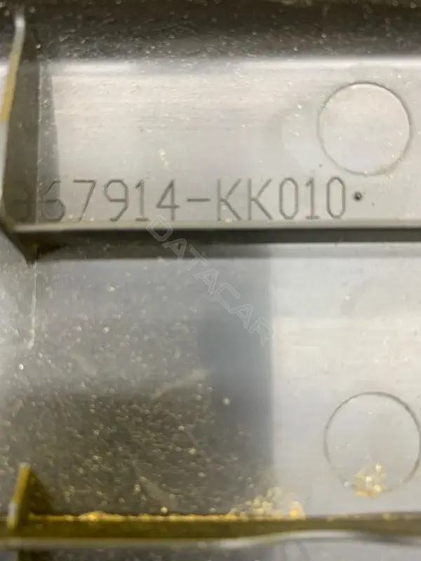 Накладка на порог 67914KK010