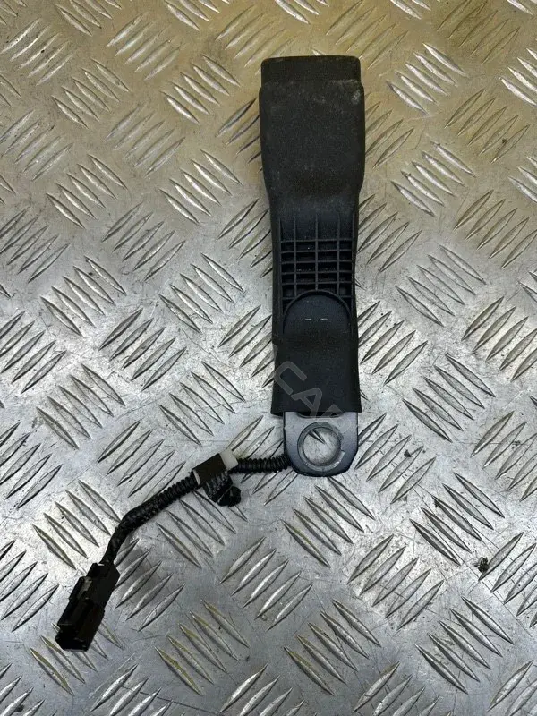 Замок ремня безопасности 7338042090
