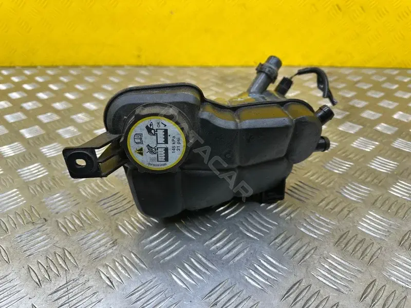 Расширительный бачок LR024296
