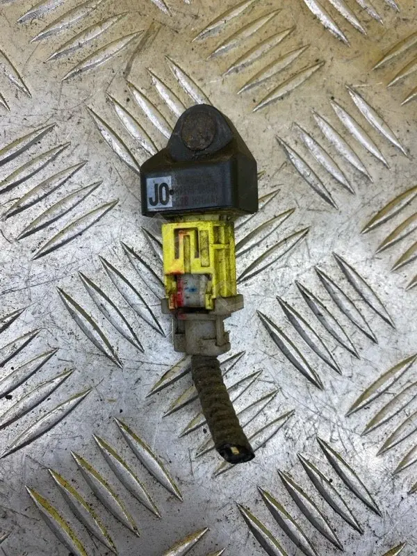 Датчик удара 891730K040