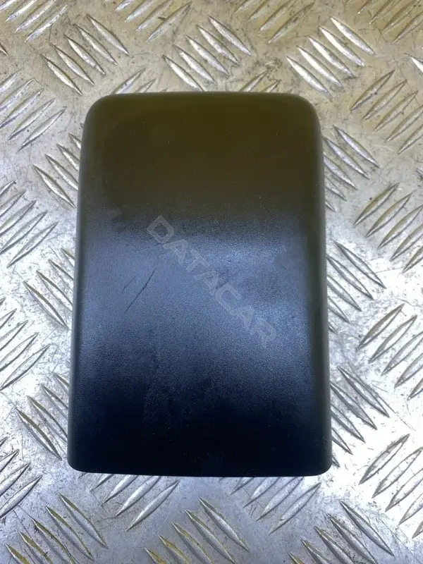 Пластик салона 8646671030